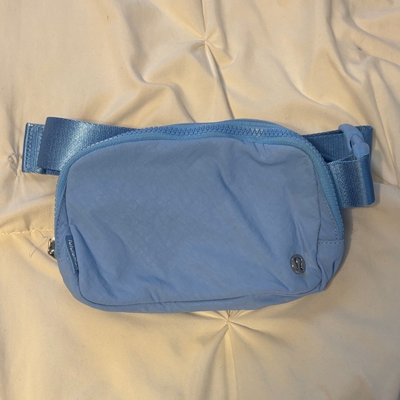 lululemon athletica Handbags - Lululemon Athletica Aero Blue Belt Bag